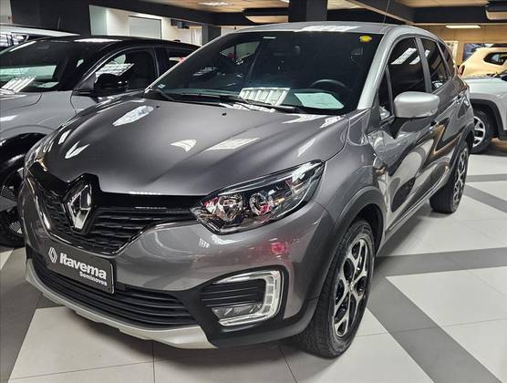 RENAULT CAPTUR 1.6 16V SCE FLEX BOSE X-TRONIC RENAULT CAPTUR 1.6 16V SCE FLEX BOSE X-TRONIC